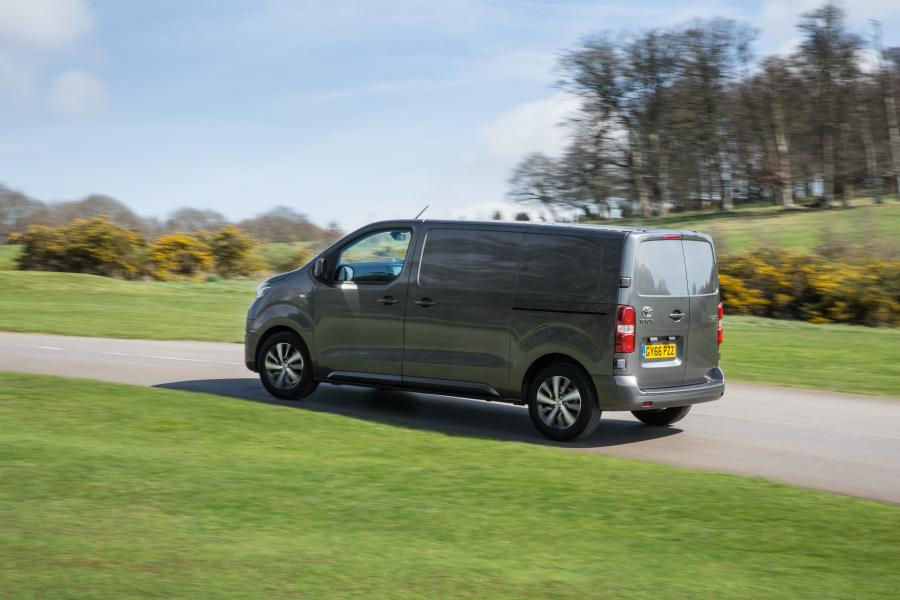 Toyota ProAce Van 2017 года  (UK) (фото 22 из 29)